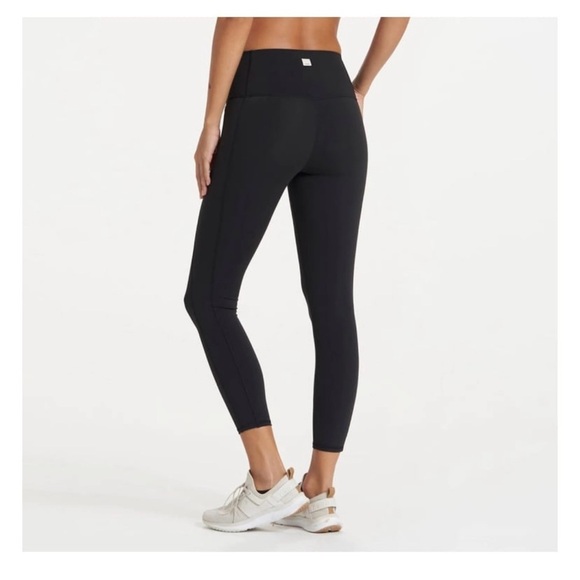 Vuori Women's Classic Black Leggings size XS NWOT side pockets - Picture 2 of 9